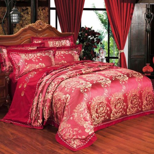 Red & Beige Cream Color Comforters